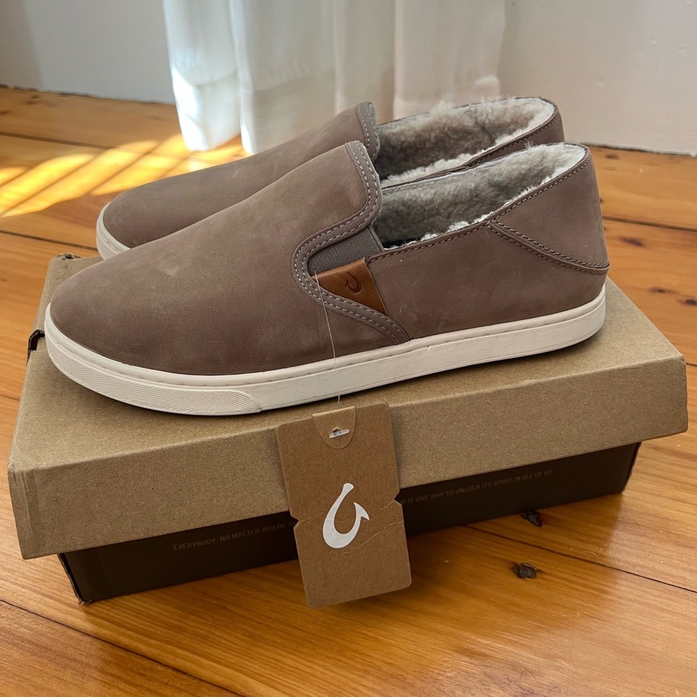 Olukai Pehuea Heu Genuine Shearling Slip-On Sneaker (Women) Size 9. NWT